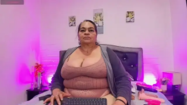 QueenMatturex online show from June 2, 7:15 pm