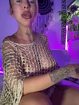 CheekyChels online show from June 9, 5:34 pm