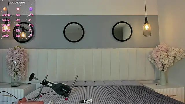 chelsea bolton  online show from February 10, 1:14 pm