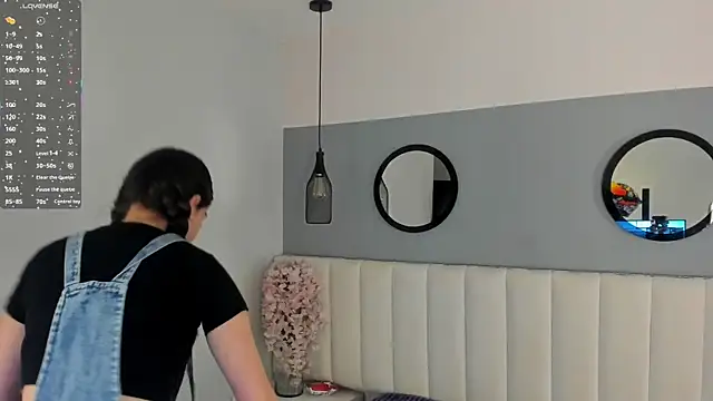 chelsea bolton  online show from June 12, 12:24 pm