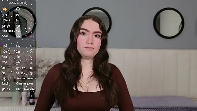 chelsea bolton  online show from July 27, 12:24 pm