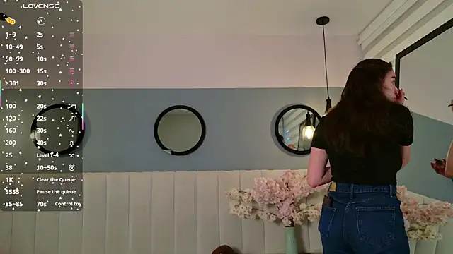 chelsea bolton  online show from July 11, 12:27 pm