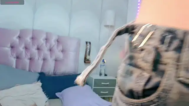 madison oli online show from September 27, 5:03 am