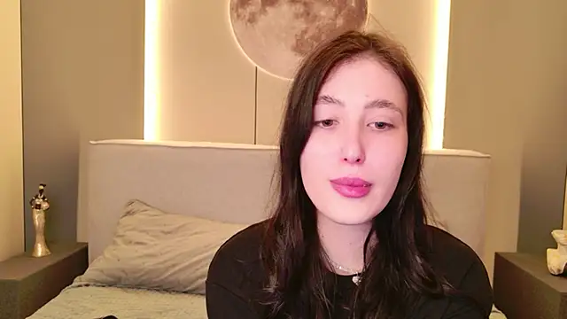 EmmaLawrens online show from February 21, 9:04 pm