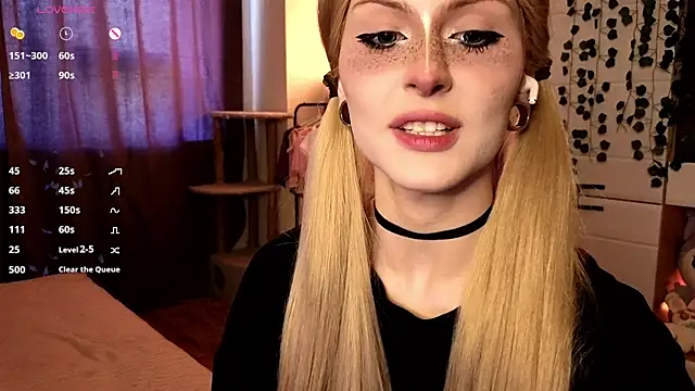 Snapshot of Emily__Mooree chatting on October 8, 8:18 am Emily Mooree online show from October 8, 8:18 am