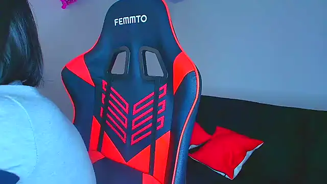 Rousse violett online show from September 8, 8:52 pm