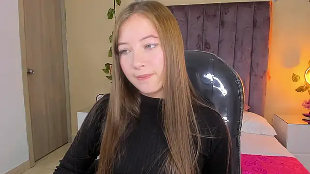 Snapshot of Dahlia_Rousse chatting on October 18, 10:11 pm Dahlia Rousse online show from October 18, 10:11 pm