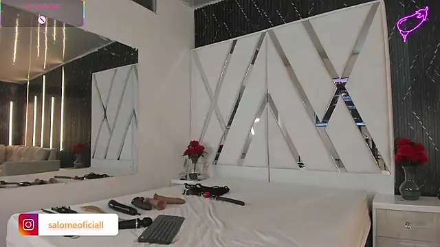 SalomeSimonz online show from February 8, 8:23 pm