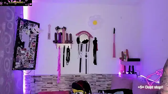 amyswallow7 online show from March 29, 2:54 am