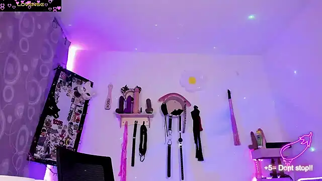 amyswallow7 online show from March 27, 2:02 am