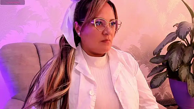 Elise-Leyton online show from September 17, 3:54 pm