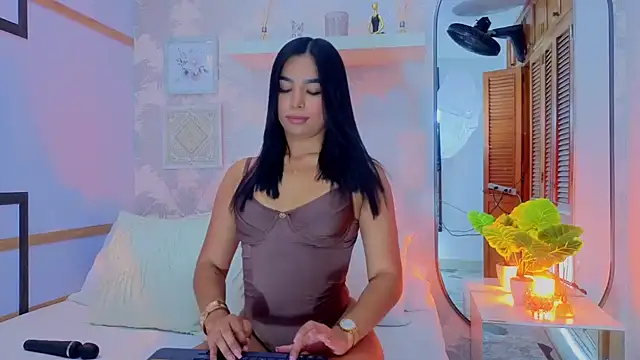 CharlotteGraay online show from March 13, 7:59 pm