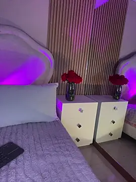 Snapshot of Sara__collins__ chatting on October 27, 12:44 pm Sara  collins   online show from October 27, 12:44 pm