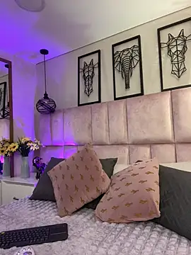 Snapshot of Sara__collins__ chatting on September 10, 2:50 pm Sara  collins   online show from September 10, 2:50 pm