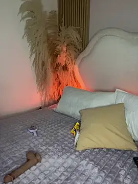 Snapshot of Sara__collins__ chatting on October 15, 1:14 pm Sara  collins   online show from October 15, 1:14 pm