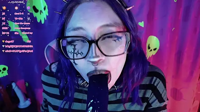 Kimlennox  online show from March 18, 3:28 pm