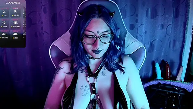 Kimlennox  online show from September 30, 1:50 pm