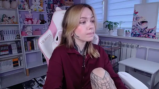 Snapshot of Catharsisi chatting on October 16, 1:47 pm Catharsisi online show from October 16, 1:47 pm
