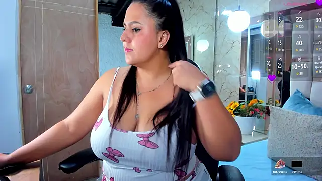 Snapshot of katleya_lewiis chatting on October 6, 10:36 pm katleya lewiis online show from October 6, 10:36 pm