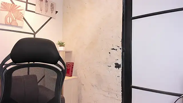 BellaaStorm online show from September 24, 3:33 pm