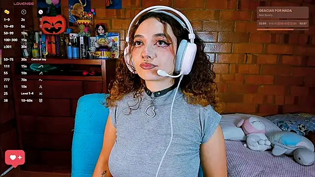 Snapshot of Annycolin_ chatting on October 17, 12:02 am Annycolin online show from October 17, 12:02 am