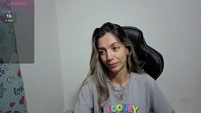 Princezzlove3 online show from December 16, 2:28 am