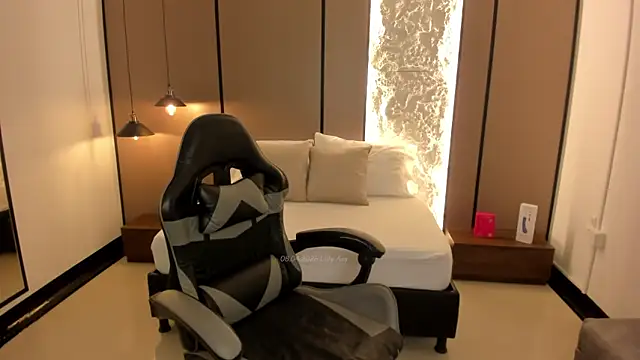 lilly ass  online show from April 8, 1:13 pm