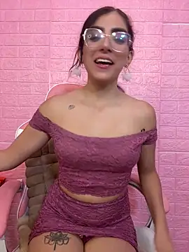 Snapshot of MartinaSooler chatting on September 29, 3:22 am MartinaSooler online show from September 29, 3:22 am