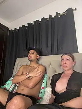 sweethoneytsx online show from September 12, 11:01 pm