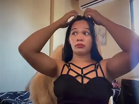 SophiaCourthaway online show from June 1, 3:30 am