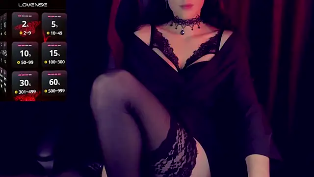 AlariaFatal online show from November 15, 7:04 pm