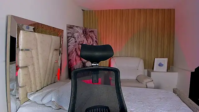 MattThompsonn online show from December 5, 9:16 pm