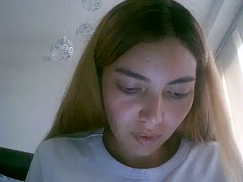 VittoriaTaylor online show from February 6, 10:13 pm