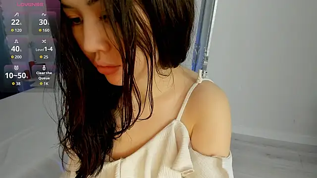 novaaskyy online show from November 19, 1:22 pm