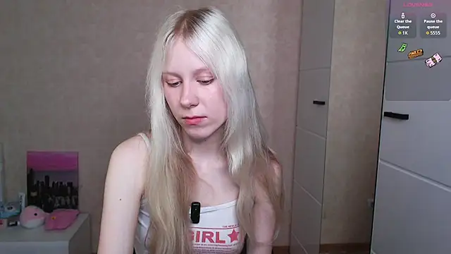 Mary Kitty88 online show from May 26, 4:45 am