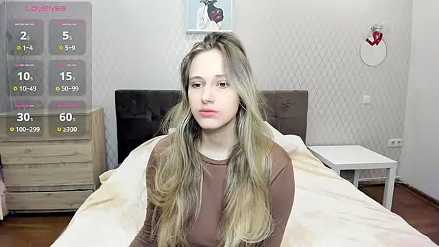 Snapshot of blondyriss chatting on October 17, 7:17 pm blondyriss online show from October 17, 7:17 pm