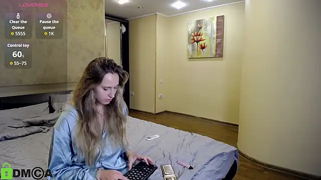 Snapshot of blondyriss chatting on September 8, 7:24 pm blondyriss online show from September 8, 7:24 pm