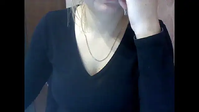 Allie Janet online show from December 1, 8:07 am