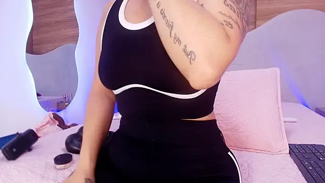 Auroraa miller online show from May 20, 3:03 am