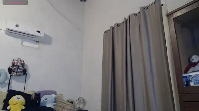 Snapshot of MARIELSINS_1111 chatting on October 12, 10:34 pm MARIELSINS 1111 online show from October 12, 10:34 pm