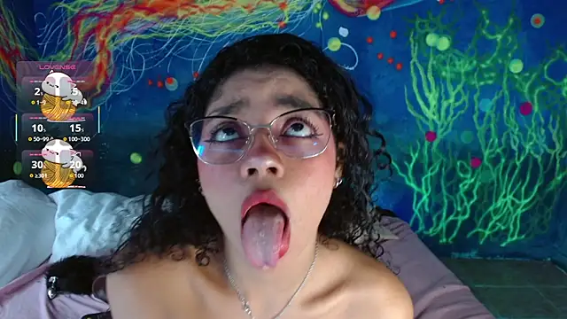 lucie petite online show from November 7, 6:46 pm