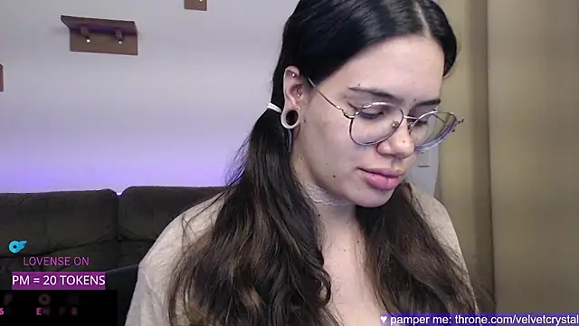 crystalll room online show from November 28, 4:04 am