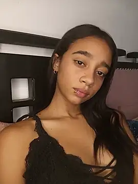 Zoe Sweett18 online show from June 9, 6:40 pm