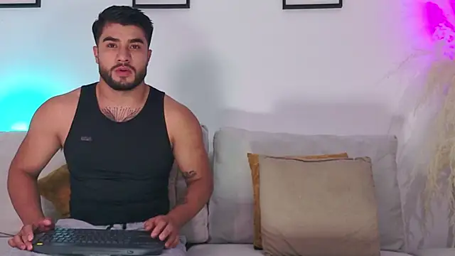 dylanspencer28 online show from July 12, 12:00 am