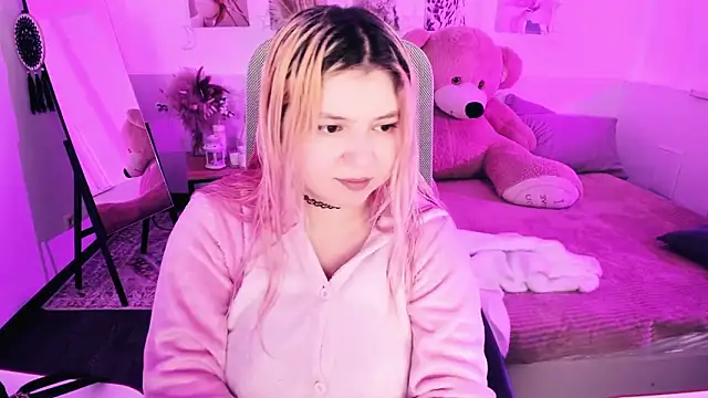 DiaAngell online show from February 24, 7:23 pm