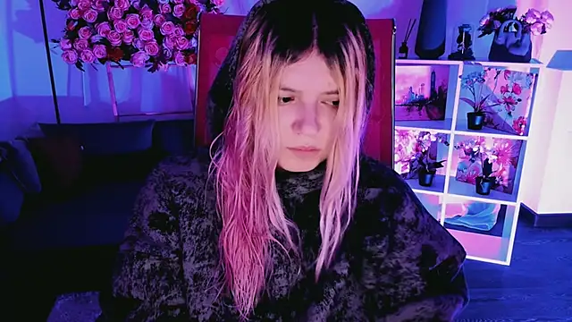 DiaAngell online show from March 30, 7:35 pm