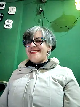 ilonna2025 online show from October 4, 9:04 am