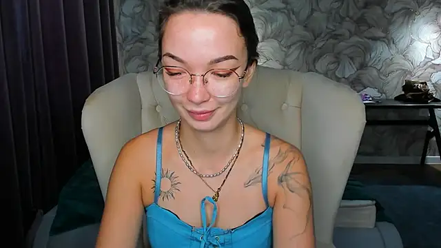 SusannJohnson online show from April 1, 1:28 am