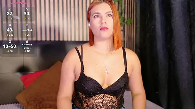 Snapshot of Sophie_new25 chatting on October 14, 12:19 pm Sophie new25 online show from October 14, 12:19 pm