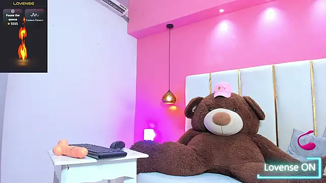 Alliison fox online show from October 30, 1:23 pm